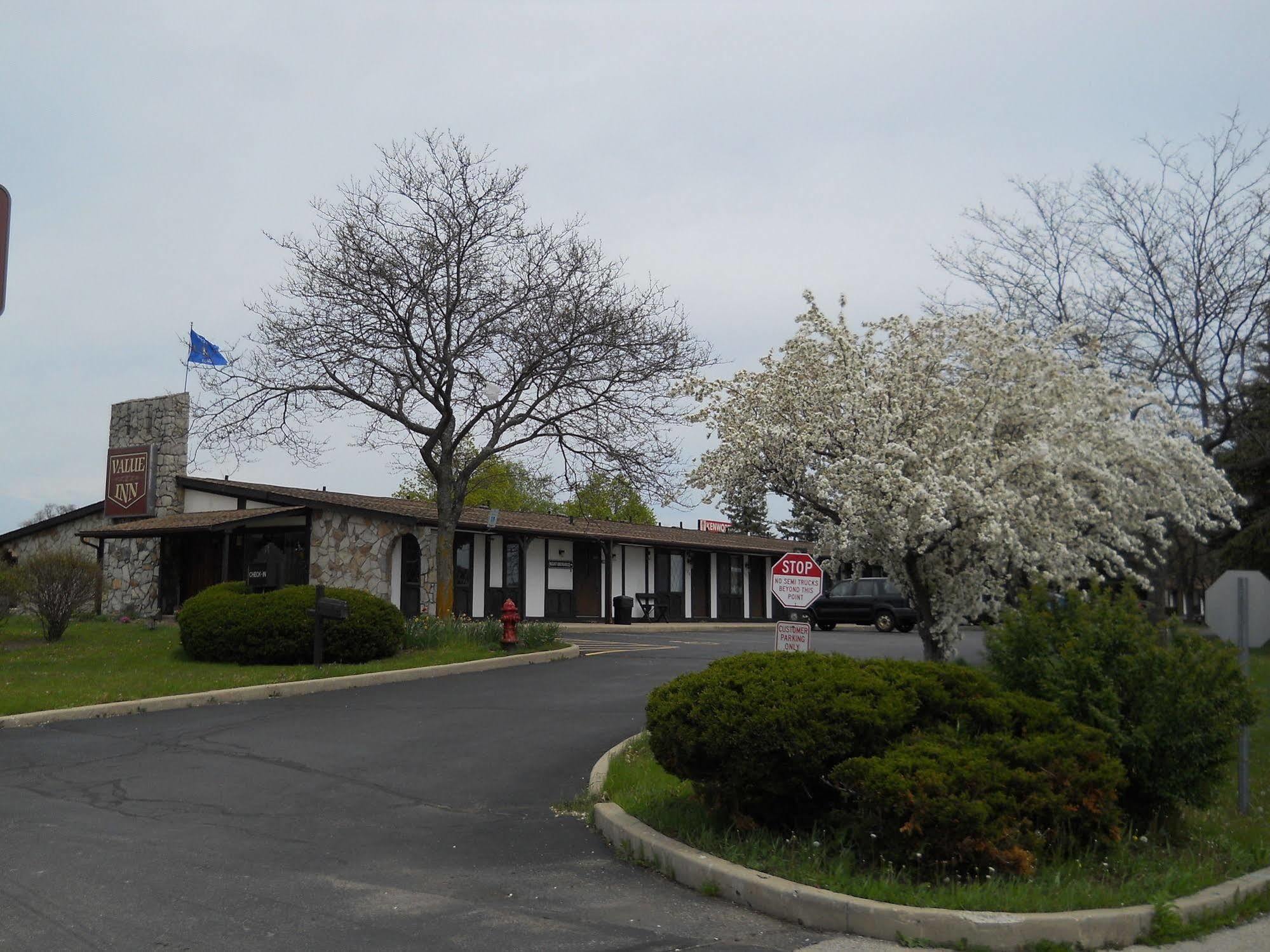 Value Inn Motel - Milwaukee Airport South โอ๊คครีก ภายนอก รูปภาพ